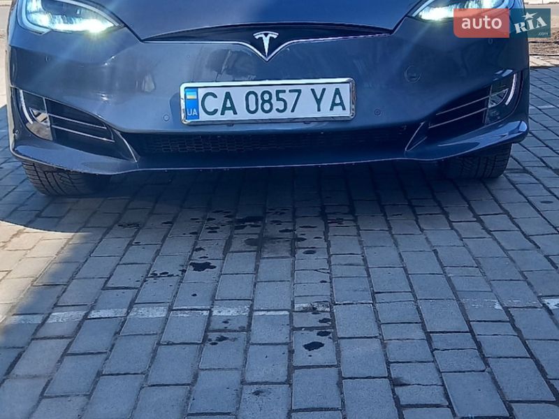 Лифтбек Tesla Model S 2014 в Умани