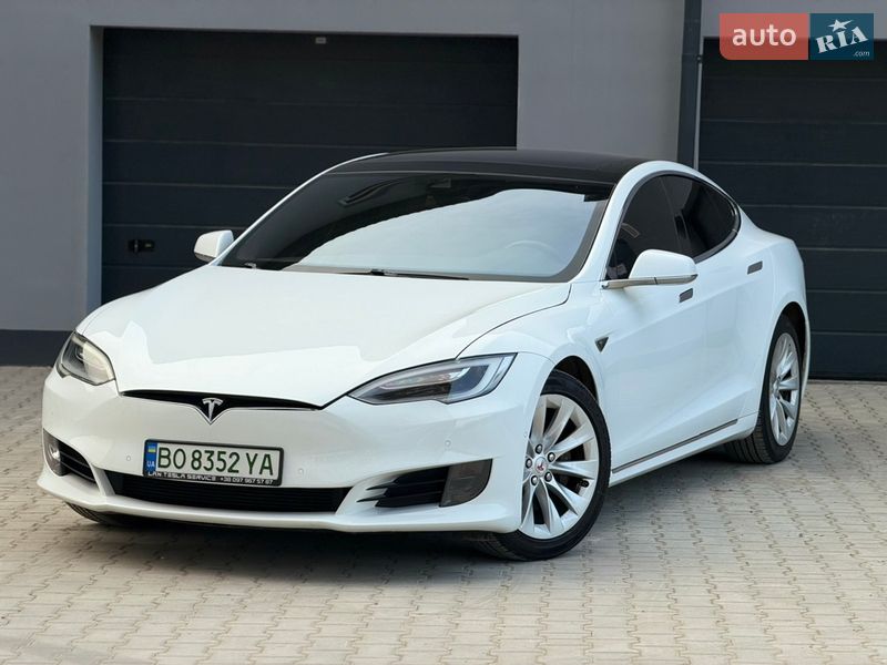Лифтбек Tesla Model S 2016 в Тернополе