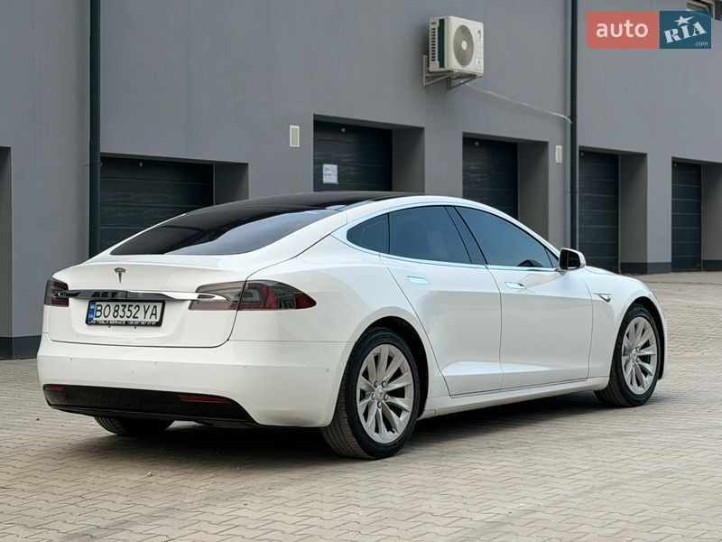 Лифтбек Tesla Model S 2016 в Тернополе