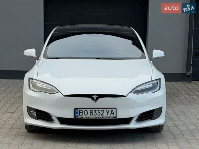 Лифтбек Tesla Model S 2016 в Тернополе