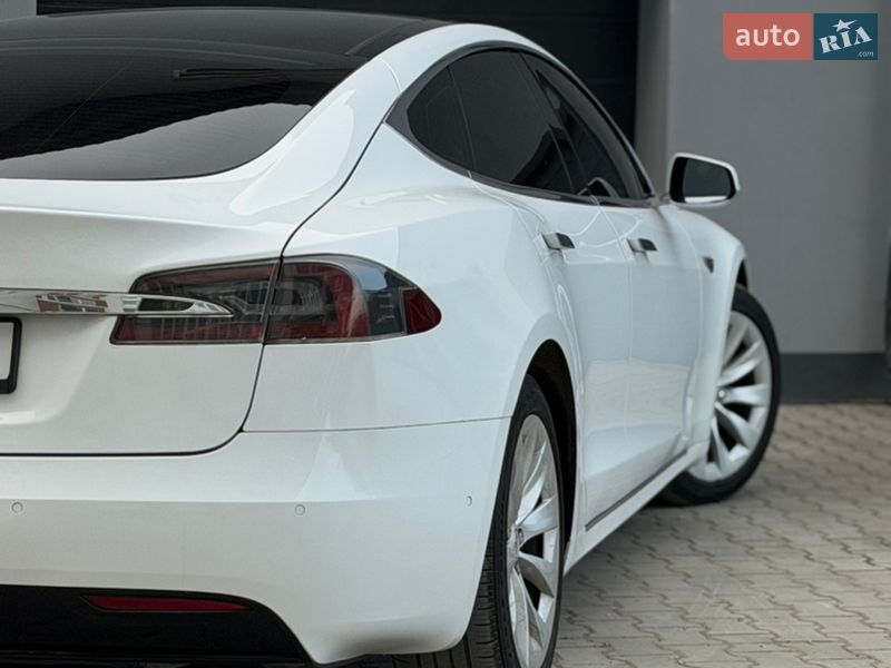 Лифтбек Tesla Model S 2016 в Тернополе