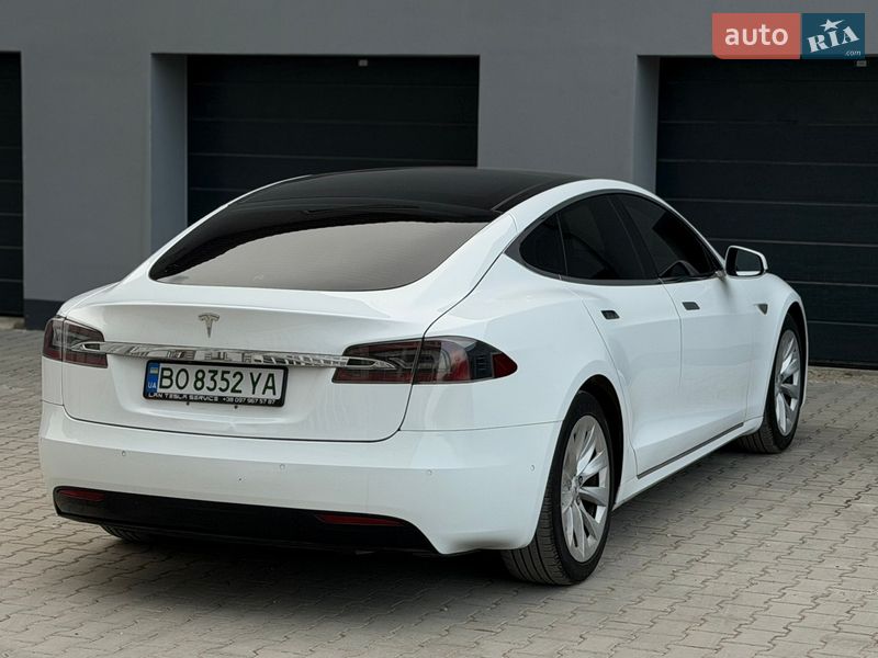Лифтбек Tesla Model S 2016 в Тернополе