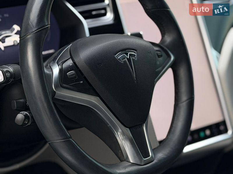 Лифтбек Tesla Model S 2016 в Тернополе
