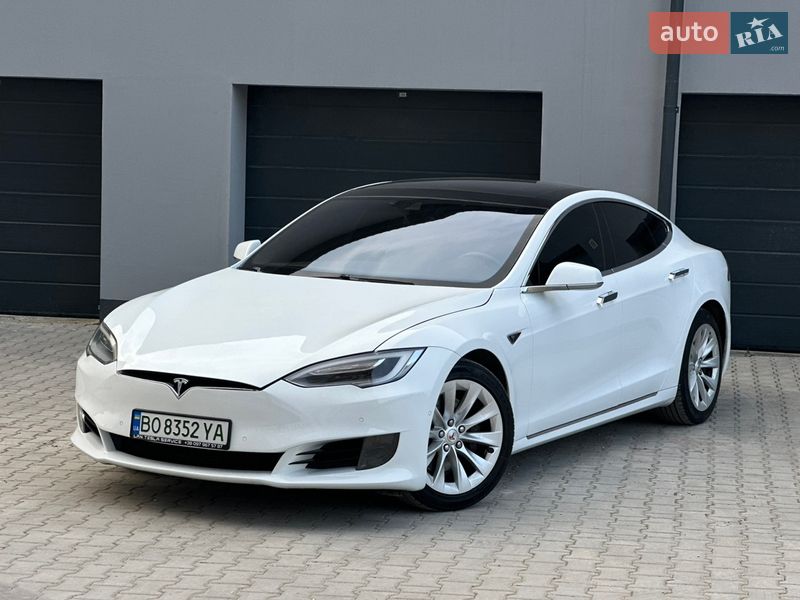 Лифтбек Tesla Model S 2016 в Тернополе