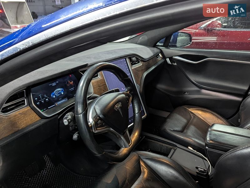 Лифтбек Tesla Model S 2016 в Луцке фото 14 Лифтбек Tesla Model S 2016 в Луцке