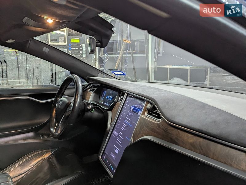 Лифтбек Tesla Model S 2016 в Луцке фото 19 Лифтбек Tesla Model S 2016 в Луцке