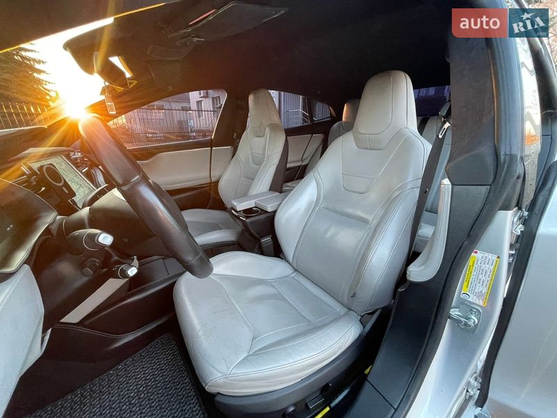 Лифтбек Tesla Model S 2015 в Луцке фото 9 Лифтбек Tesla Model S 2015 в Луцке