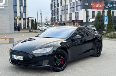 Лифтбек Tesla Model S 2015 в Львове