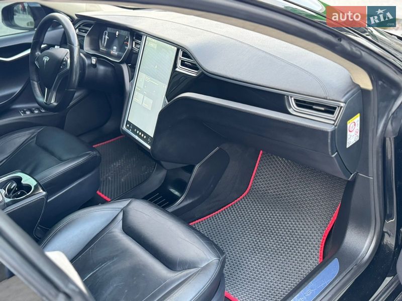 Лифтбек Tesla Model S 2015 в Львове фото 31 Лифтбек Tesla Model S 2015 в Львове