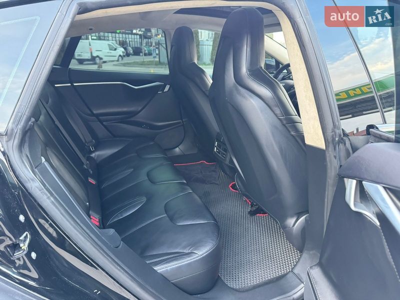 Лифтбек Tesla Model S 2015 в Львове фото 44 Лифтбек Tesla Model S 2015 в Львове