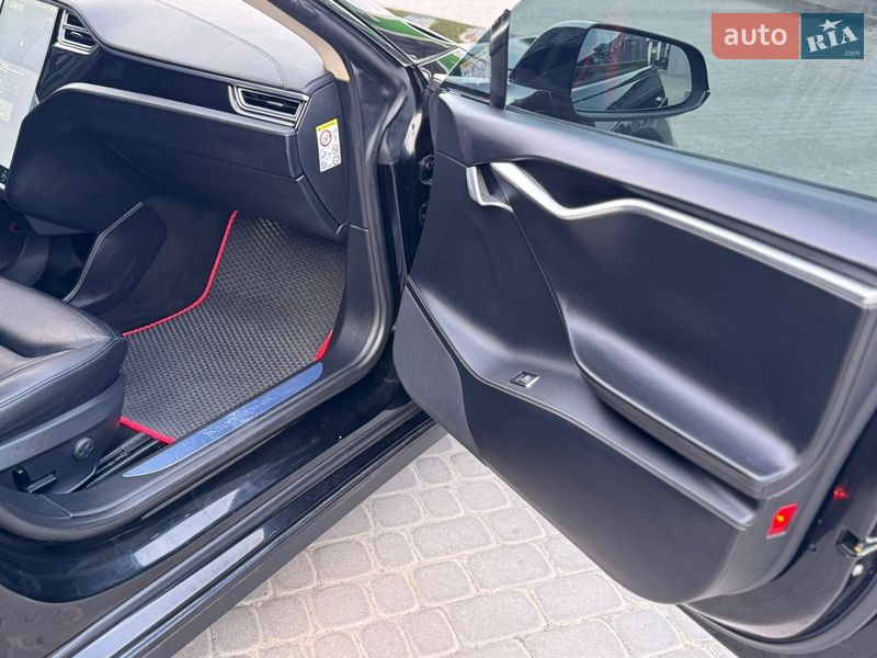 Лифтбек Tesla Model S 2015 в Львове фото 50 Лифтбек Tesla Model S 2015 в Львове