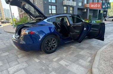 Ліфтбек Tesla Model S 2016 в Києві