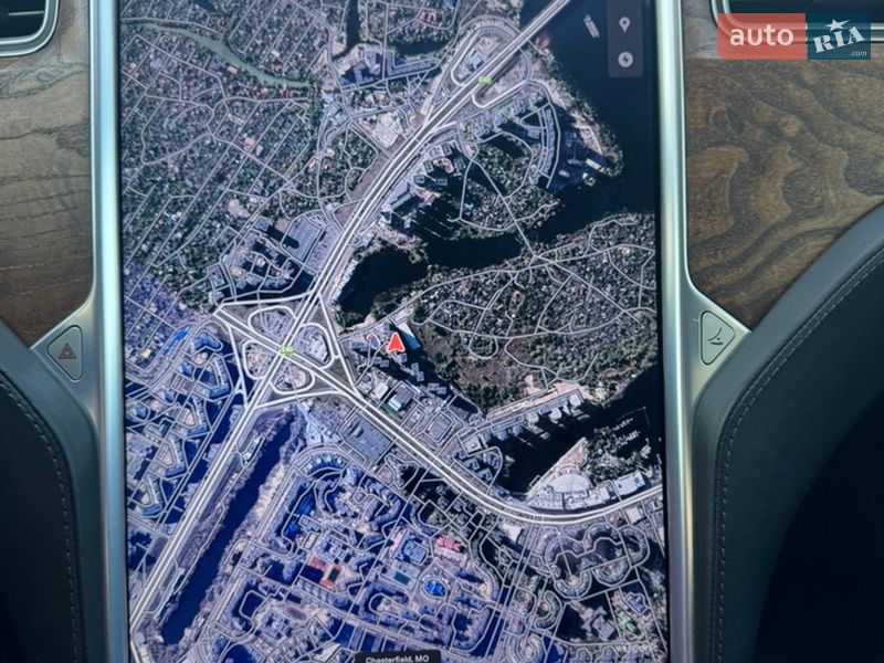 Лифтбек Tesla Model S 2016 в Киеве