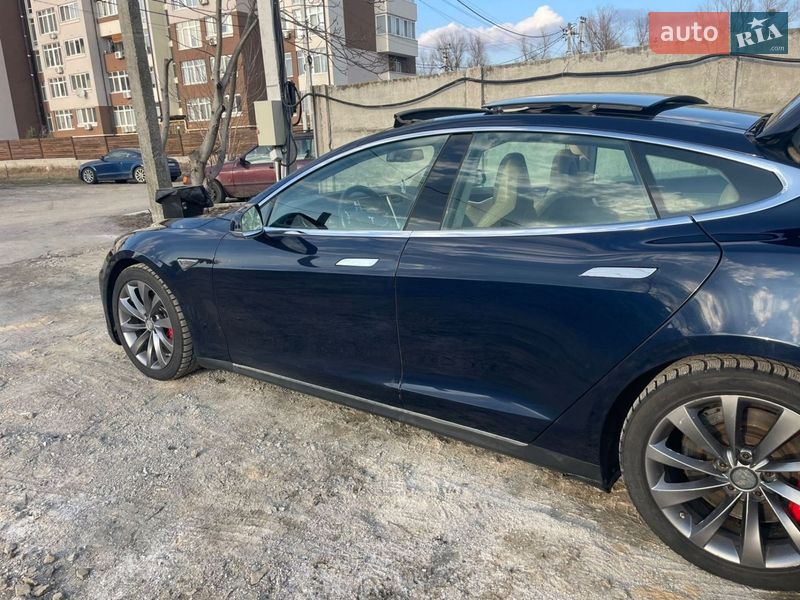 Лифтбек Tesla Model S 2014 в Киеве фото 3 Лифтбек Tesla Model S 2014 в Киеве