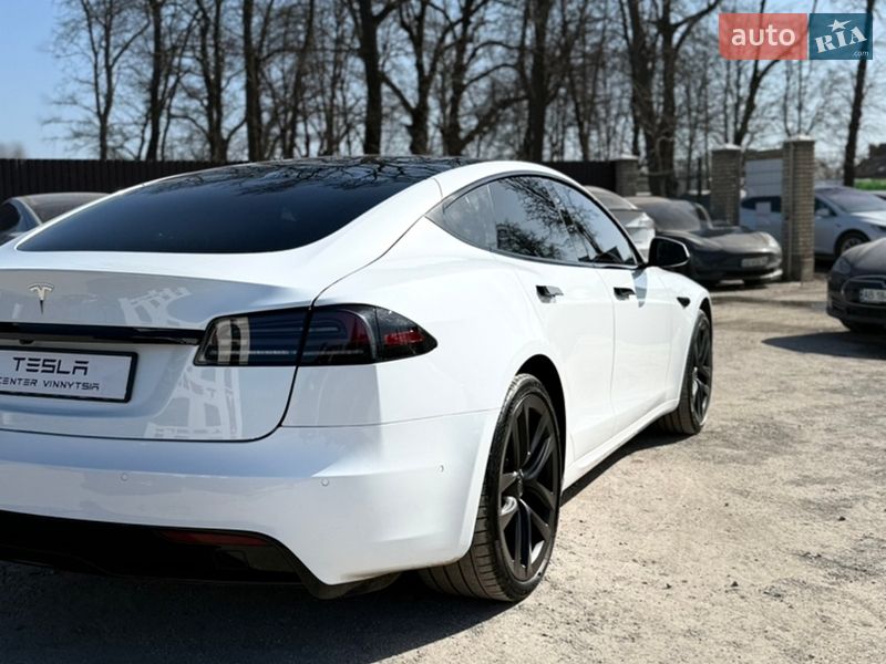 Лифтбек Tesla Model S 2022 в Виннице