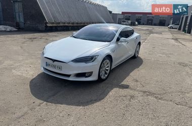 Ліфтбек Tesla Model S 2018 в Софіївській Борщагівці