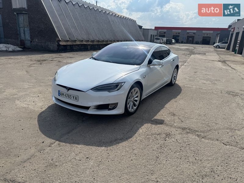 Ліфтбек Tesla Model S 2018 в Софіївській Борщагівці
