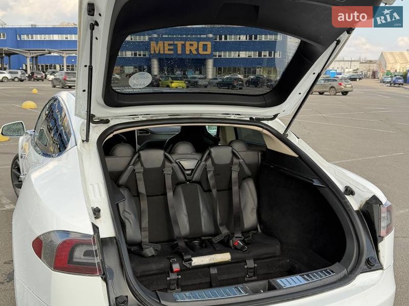 Лифтбек Tesla Model S 2013 в Киеве фото 15 Лифтбек Tesla Model S 2013 в Киеве