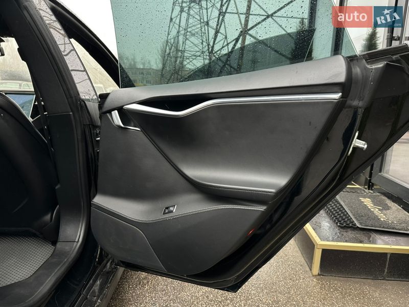 Лифтбек Tesla Model S 2014 в Харькове фото 21 Лифтбек Tesla Model S 2014 в Харькове