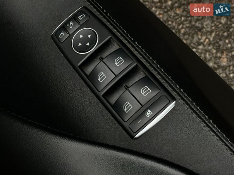 Лифтбек Tesla Model S 2014 в Харькове фото 25 Лифтбек Tesla Model S 2014 в Харькове