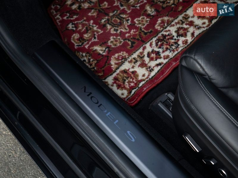 Лифтбек Tesla Model S 2021 в Киеве