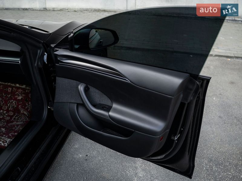 Лифтбек Tesla Model S 2021 в Киеве