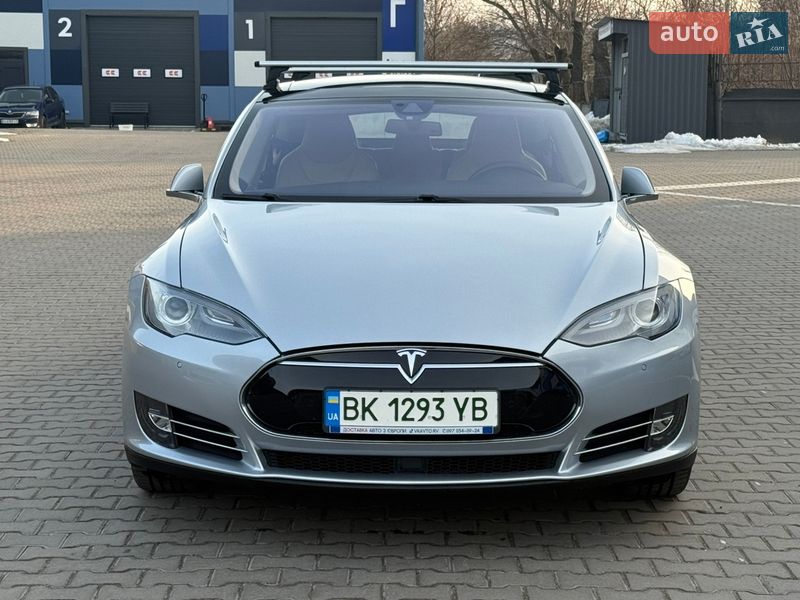 Ліфтбек Tesla Model S 2014 в Рівному фото 2 Ліфтбек Tesla Model S 2014 в Рівному