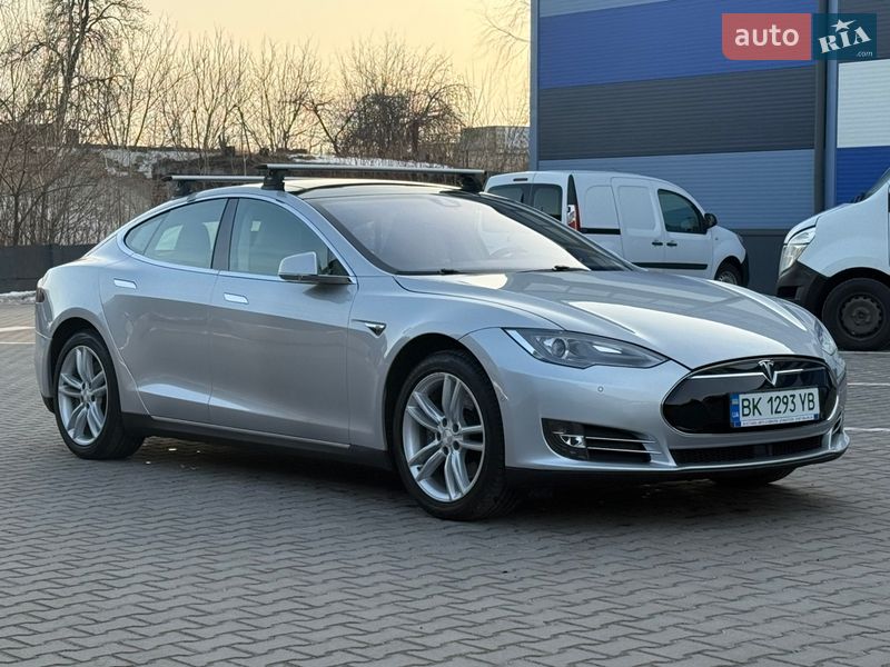 Ліфтбек Tesla Model S 2014 в Рівному фото 15 Ліфтбек Tesla Model S 2014 в Рівному