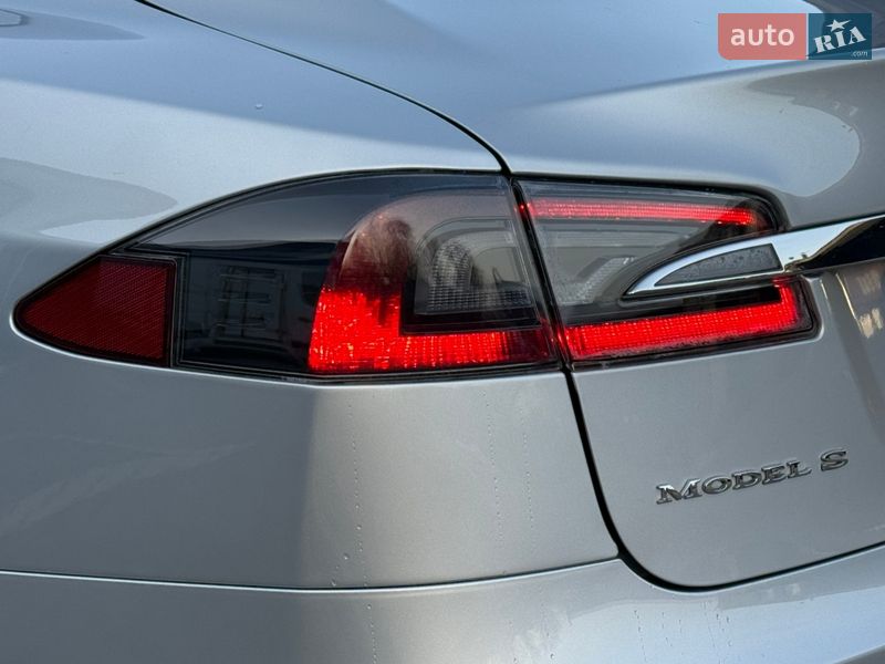 Ліфтбек Tesla Model S 2014 в Рівному фото 24 Ліфтбек Tesla Model S 2014 в Рівному