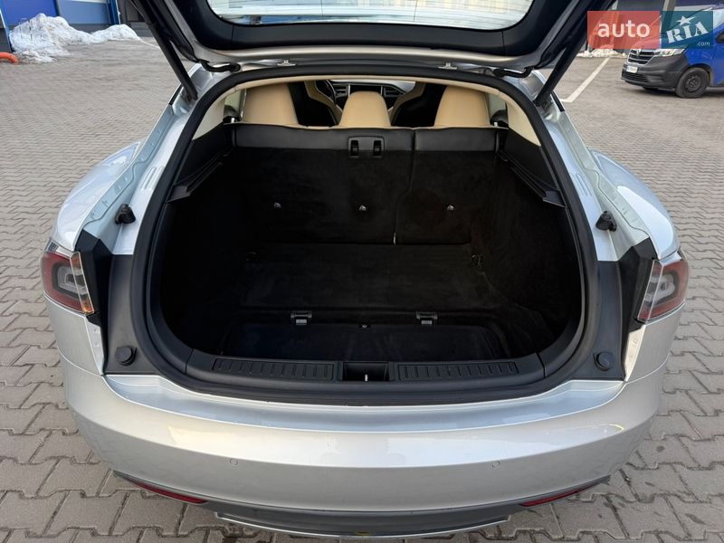 Ліфтбек Tesla Model S 2014 в Рівному фото 44 Ліфтбек Tesla Model S 2014 в Рівному