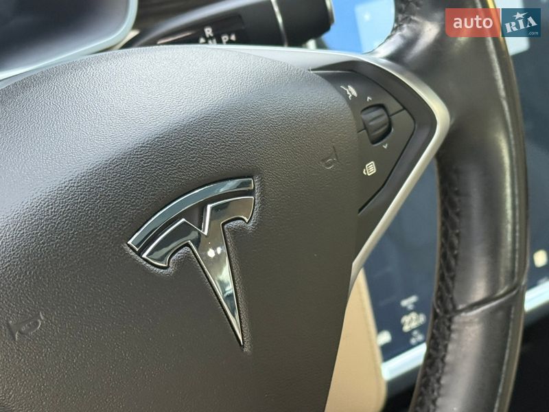 Ліфтбек Tesla Model S 2014 в Рівному фото 58 Ліфтбек Tesla Model S 2014 в Рівному