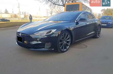 Ліфтбек Tesla Model S 2016 в Києві