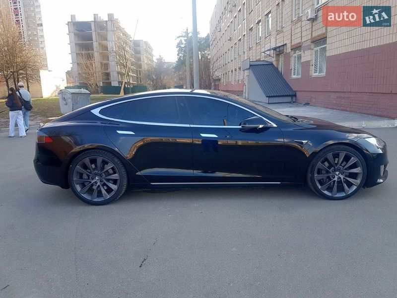Лифтбек Tesla Model S 2016 в Киеве фото 5 Лифтбек Tesla Model S 2016 в Киеве