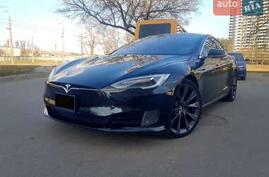 Лифтбек Tesla Model S 2016 в Киеве