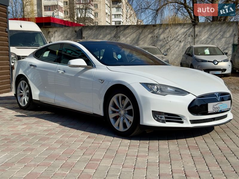 Лифтбек Tesla Model S 2015 в Виннице фото 9 Лифтбек Tesla Model S 2015 в Виннице