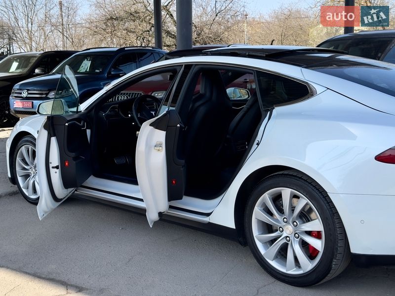 Лифтбек Tesla Model S 2015 в Виннице фото 15 Лифтбек Tesla Model S 2015 в Виннице