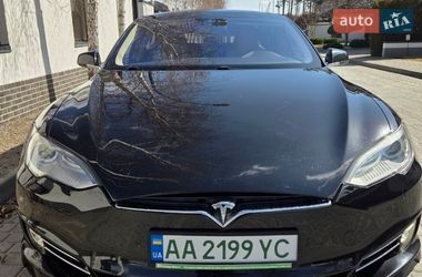 Ліфтбек Tesla Model S 2015 в Києві