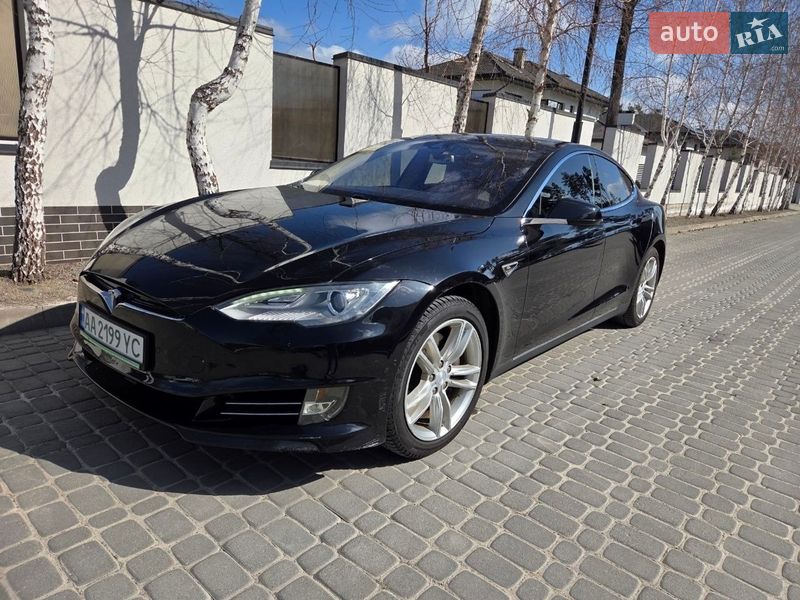 Лифтбек Tesla Model S 2015 в Киеве фото 2 Лифтбек Tesla Model S 2015 в Киеве