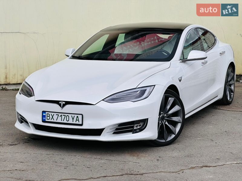 Лифтбек Tesla Model S 2019 в Киеве