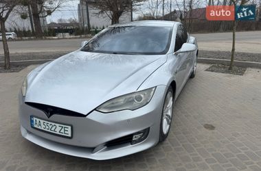 Ліфтбек Tesla Model S 2015 в Києві