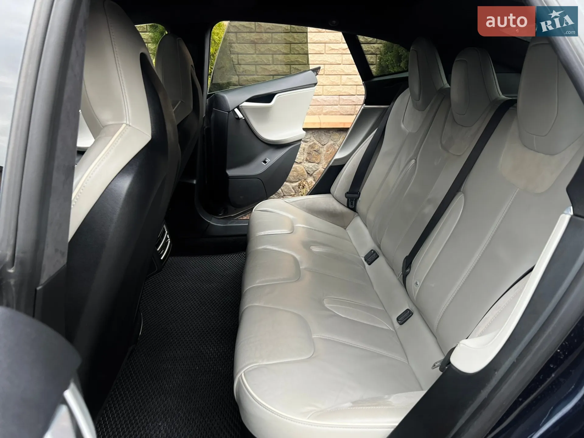 2014 Tesla Model S - мініатюра 10