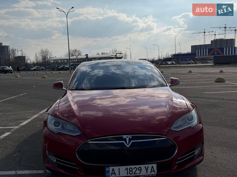 Лифтбек Tesla Model S 2013 в Киеве