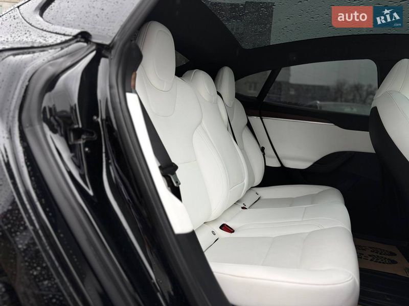 Лифтбек Tesla Model S 2023 в Стрые