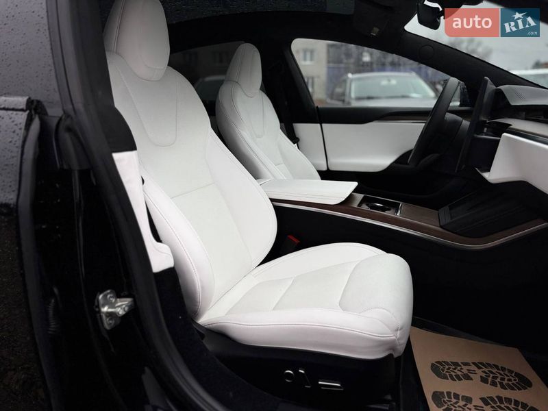 Лифтбек Tesla Model S 2023 в Стрые