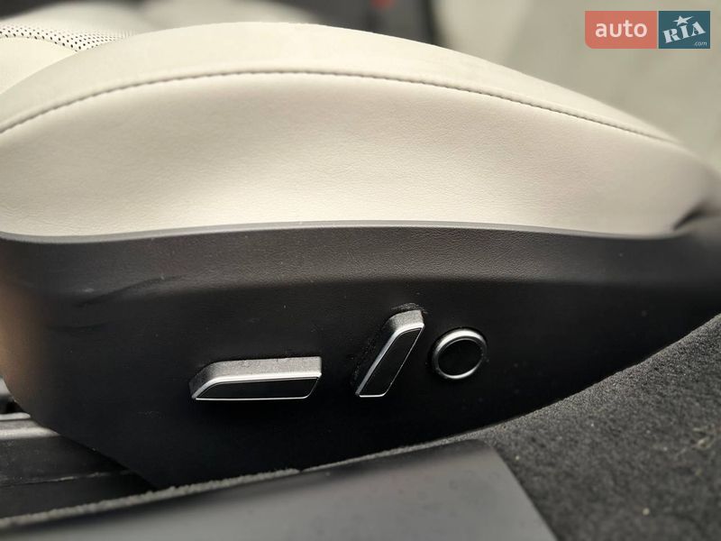 Лифтбек Tesla Model S 2023 в Стрые