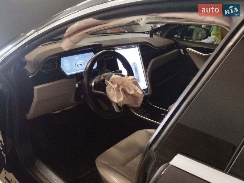 Ліфтбек Tesla Model S 2016 в Теплодарі фото 7 Ліфтбек Tesla Model S 2016 в Теплодарі
