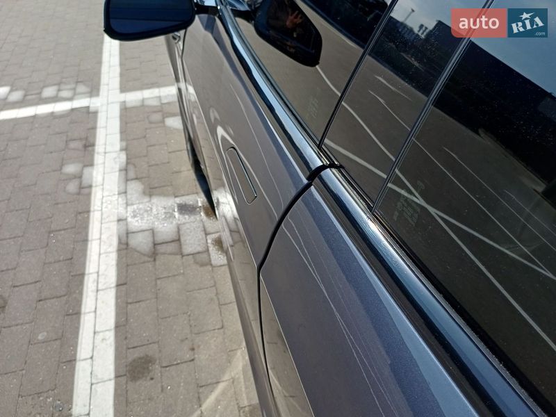 Лифтбек Tesla Model S 2019 в Сумах