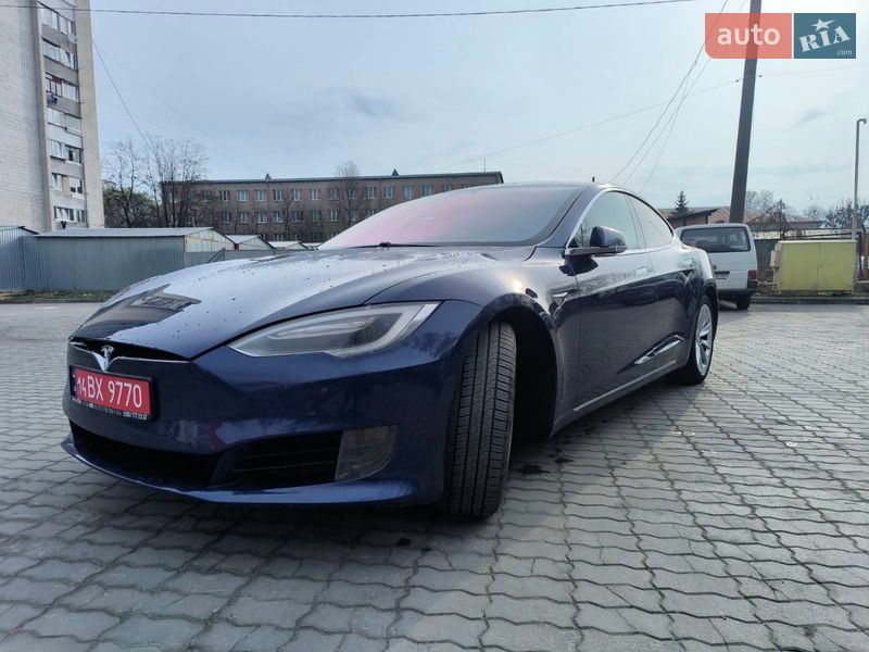 Ліфтбек Tesla Model S 2017 в Львові фото 2 Ліфтбек Tesla Model S 2017 в Львові