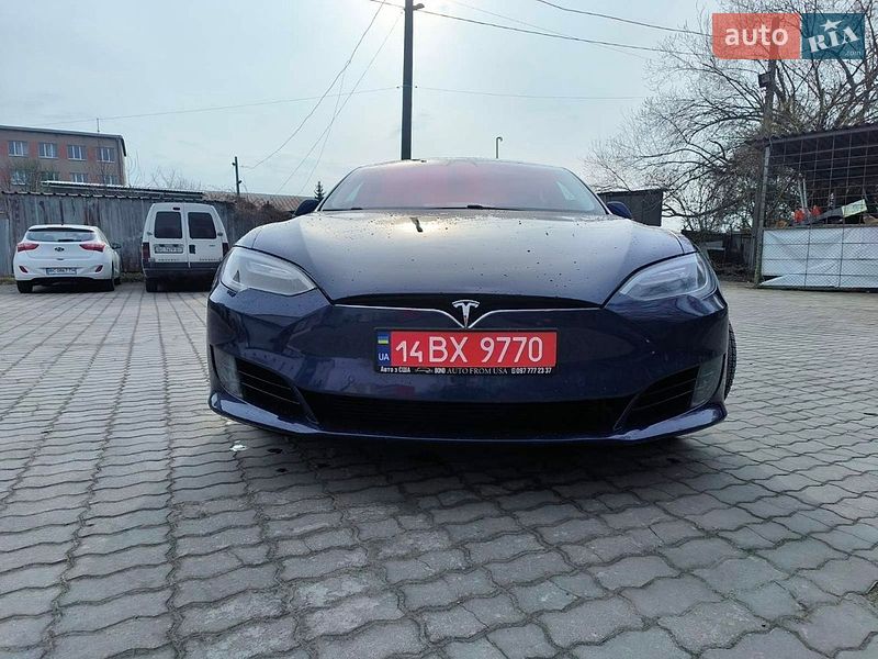 Ліфтбек Tesla Model S 2017 в Львові фото 5 Ліфтбек Tesla Model S 2017 в Львові