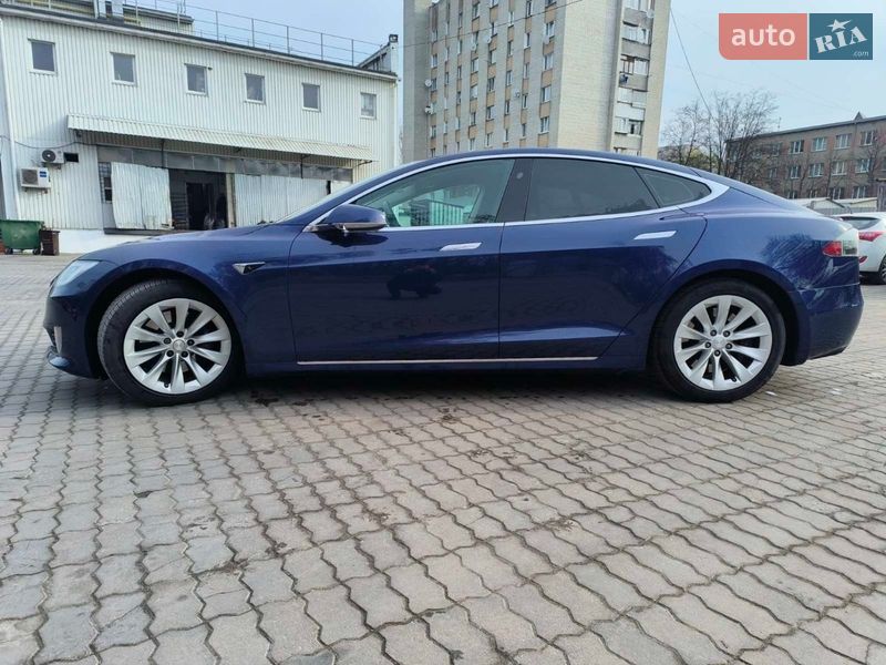 Ліфтбек Tesla Model S 2017 в Львові фото 4 Ліфтбек Tesla Model S 2017 в Львові